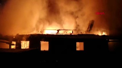Bursa - İnegöl'de 2 Bina Alev Alev Yandı