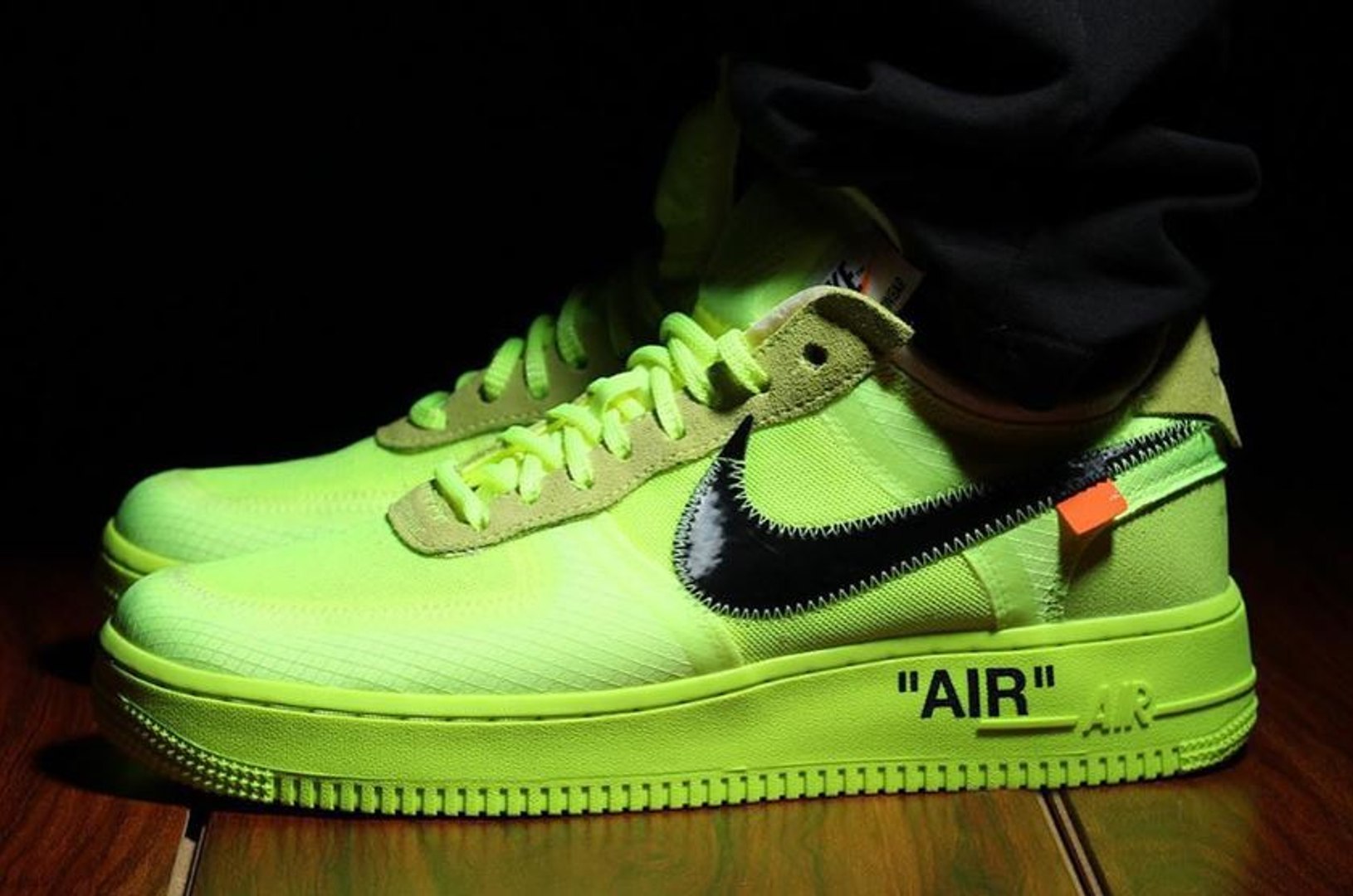 off white af1 volt on feet