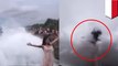 Video viral turis sibuk berpose di Bali hingga terhempas ombak besar - TomoNews