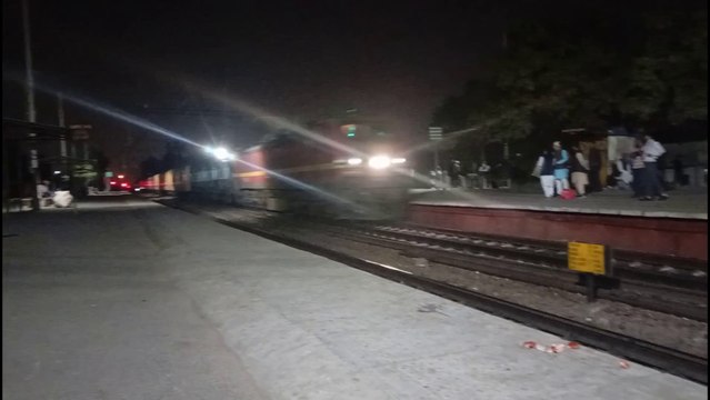 4 in 1] NIGHT CRACKERS OF INDIAN RAILWAYS Malwa+UP Sampark Kranti+UA Toofan+ Nanda DEvi Express