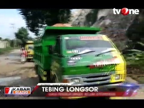Ngeri, Detik-detik Tebing 50 Meter Longsor Timpa Pekerja!