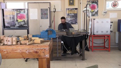 Tarihi şahsiyetleri değerli taşlara işliyor - KOCAELİ