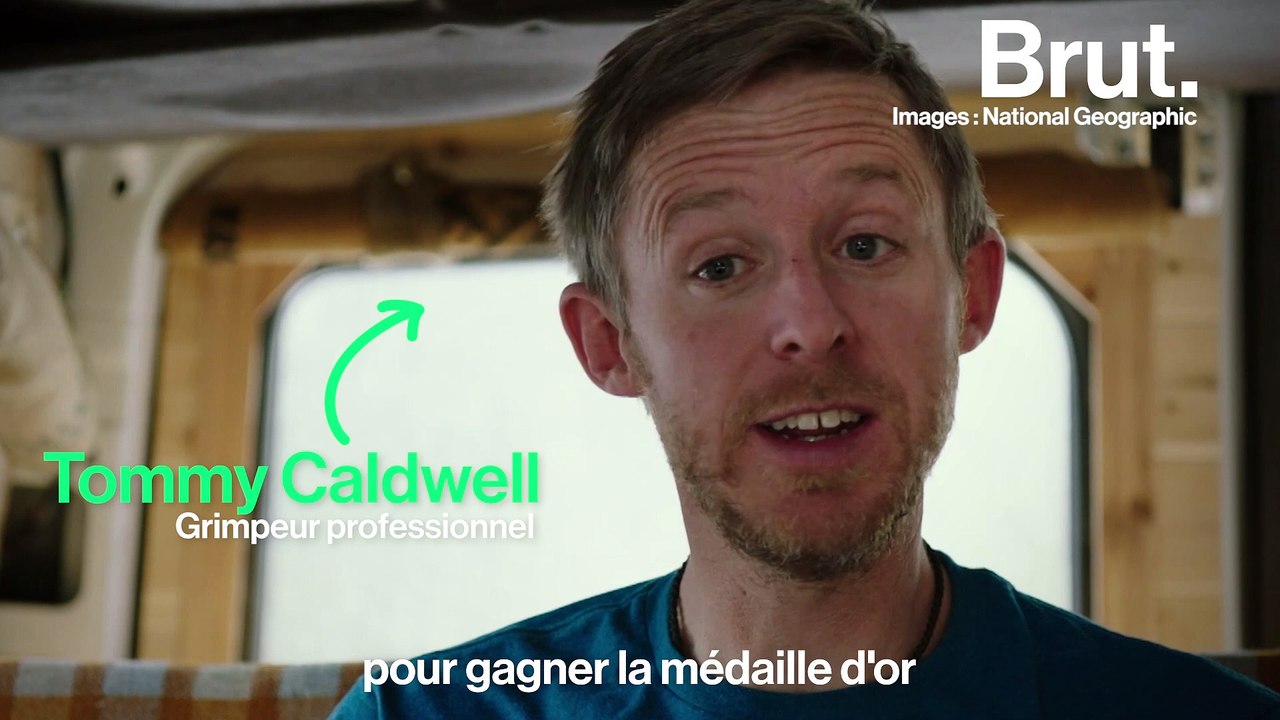 Le grimpeur Alex Honnold escalade El Capitan à mains nues