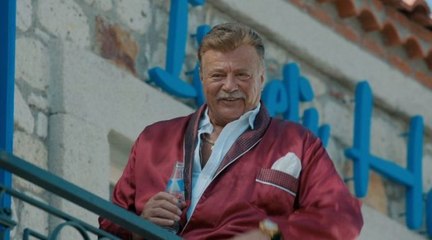 Usta Oyuncu Nuri Alço, Sevgilisi Burcu Sezginoğlu'na Evlenme Teklif Etti