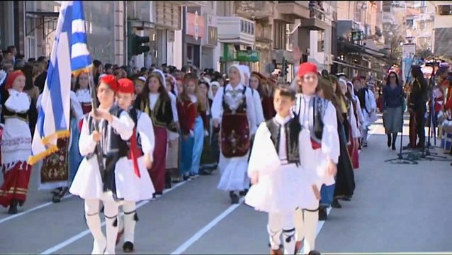 Με υπερηφάνεια η μαθητική παρέλαση στη Λιβαδειά