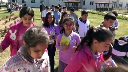 Uçak pistinde kitap okuma etkinliği - AYDIN