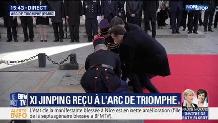 Скачать видео: Xi Jinping et Emmanuel Macron ont déposé une gerbe sur la tombe du soldat inconnu