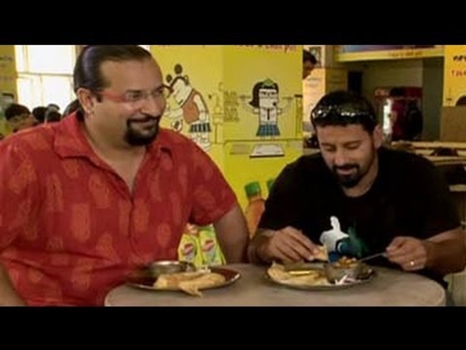 Rocky, Mayur visit Hindu College in Delhi