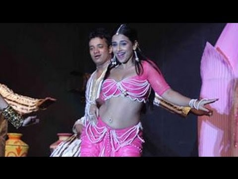 Vidya's crowd pulling live performances