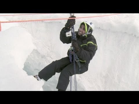 Swiss Made Challenge: Contestants face the abseiling task