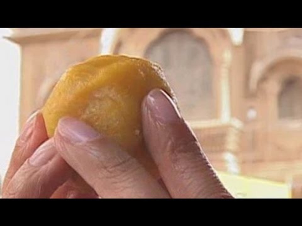 Famous street food: Sugary treat in Jaisalmer