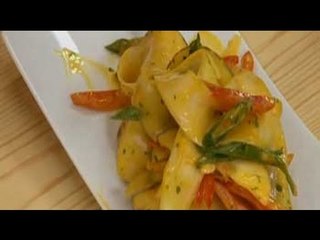 Green Papaya Salad with Mango Dressing