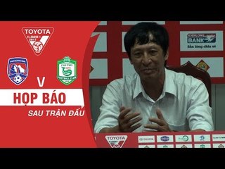 HLV Vũ Quang Bảo vui mừng với 1 điểm có được trên sân Cẩm Phả