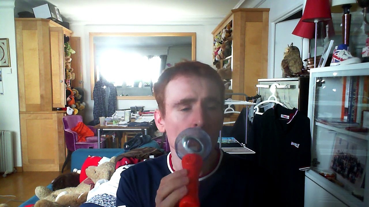 Wiwi égratigne "don't look any further" de Dennis Edwards & Siedah Garrett