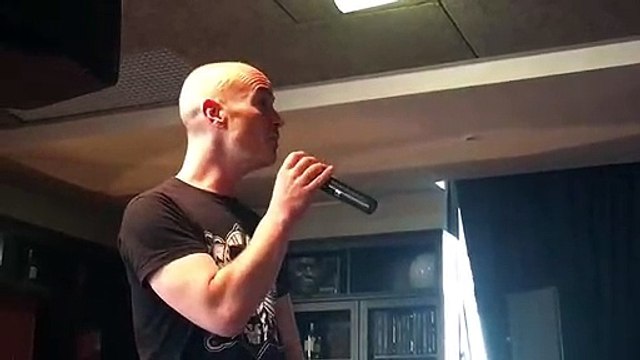 Face aux lecteurs à Aix : Aldebert, chanteur star des familles, rencontre ses petits fans