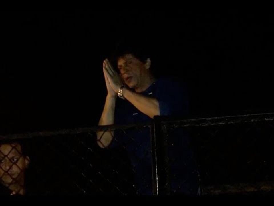 Shah Rukh Khan Greet Fans On His Birthday