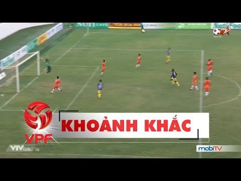 Văn Quyết bị xà ngang từ chối cơ hội mở tỷ số trong trận đấu với SHB Đà Nẵng | VPF Media