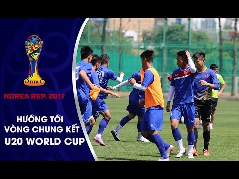 LÃNH ĐẠO THÀNH PHỐ CHEONAN ĐẾN THĂM VÀ TẶNG QUÀ CHO CÁC CẦU THỦ U20 VIỆT NAM TRONG BUỔI TẬP ĐẦU TIÊN