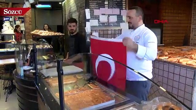 İstiklal Marşı'nı okuyana börek bedava