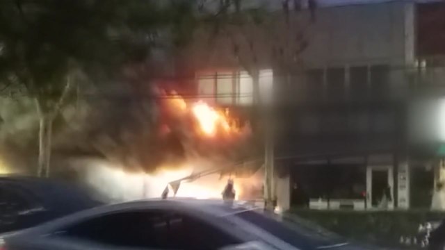 인천 학익동서 상점 화재...방화 추정 / YTN