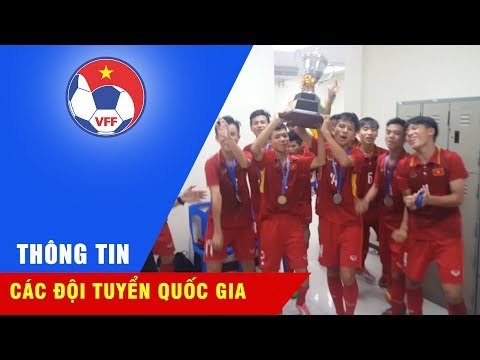 U15 VIỆT NAM ĂN MỪNG TƯNG BỪNG TRONG PHÒNG THAY ĐỒ SAU CHỨC VÔ ĐỊCH U15 ĐÔNG NAM Á 2017