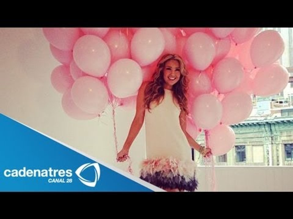 Thalía se convierte en  la nueva Barbie humana / Thalía becomes the new human Barbie
