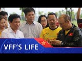 Bộ trưởng Nguyễn Ngọc Thiện thăm và động viên thầy trò HLV Park Hang Seo| VFF Channel