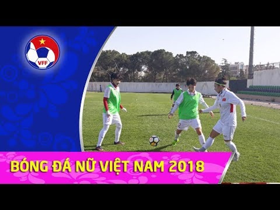 ĐT nữ Việt Nam thử sức tập dưới ánh nắng gắt tại thủ đô Amman (Jordan)