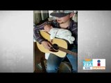 Papá le canta una hermosa canción de cuna a su bebé | Noticias con Francisco Zea