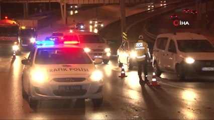 D-100 Karayolunda Trafik Kazası: 1'i Polis 3 Kişi Yaralı