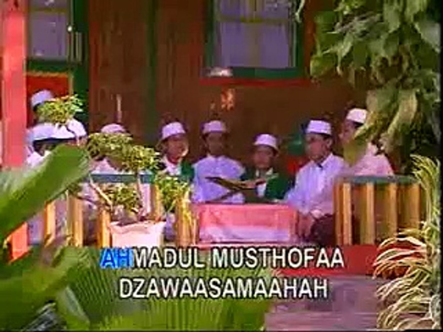 Teks Sholawat Maulaya Sholli Wasallim Daiman Abada