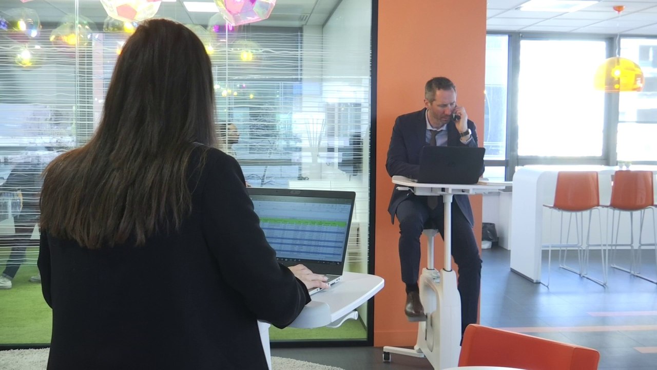 Faire du sport tout en travaillant, c’est possible... Cette entreprise mis en place des "vélos-bureaux" pour ses salariés