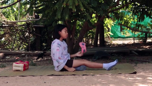 Chết cười với SOLO phiên bản nghèo : Cái gì cũng thiếu nhưng thần thái thì không