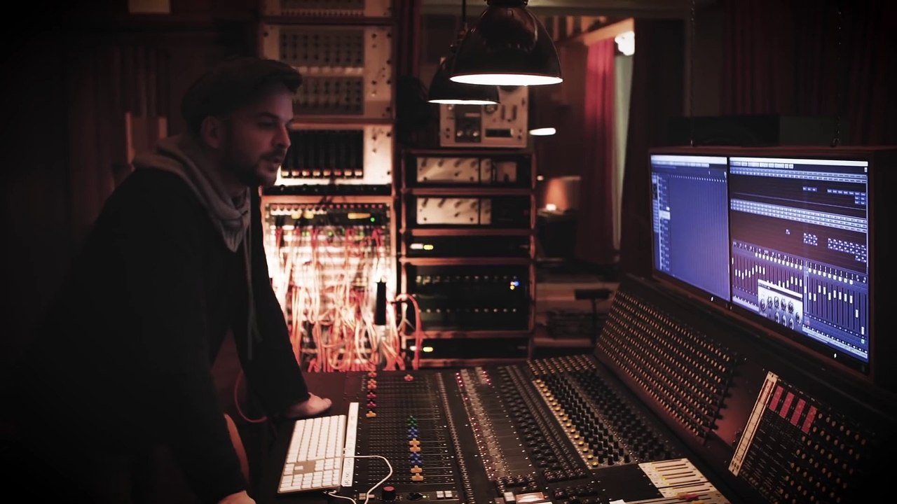 Nils Frahm on NOIRE - interview _ Native Instruments (1080p)