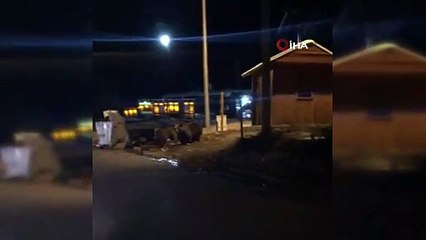 Ayıları rahatsız edince canlarını zor kurtardılar