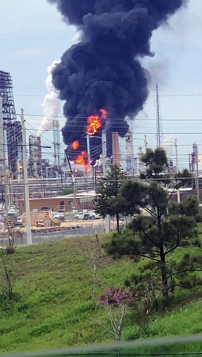 Refinery Fire Fills Sky with Smoke