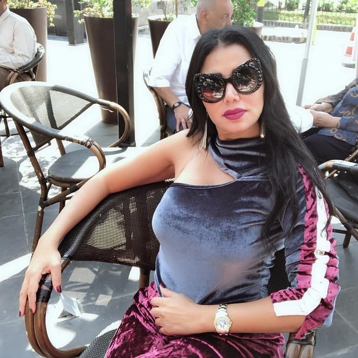 رانيا يوسف تحدث ضجة بمقطع فيديو من داخل الجيم