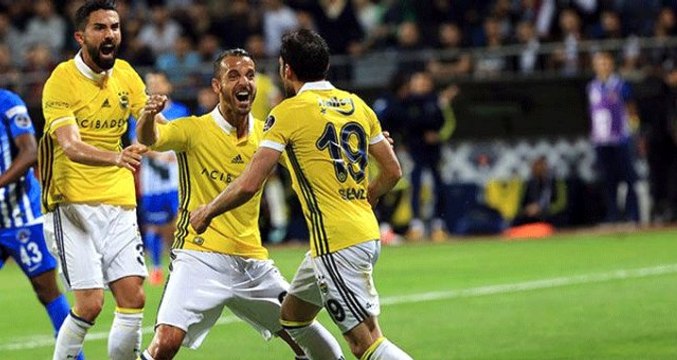 Şener Özbayraklı, Galatasaray'a Evet Dedi