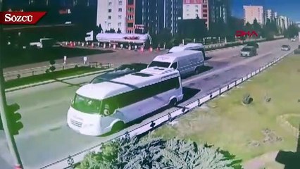 Cip kırmızı ışakta bekelyen 5 araca çarptı