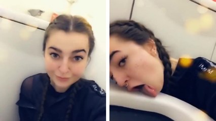 Elle lèche la cuvette des toilettes d'un avion pour faire des vues