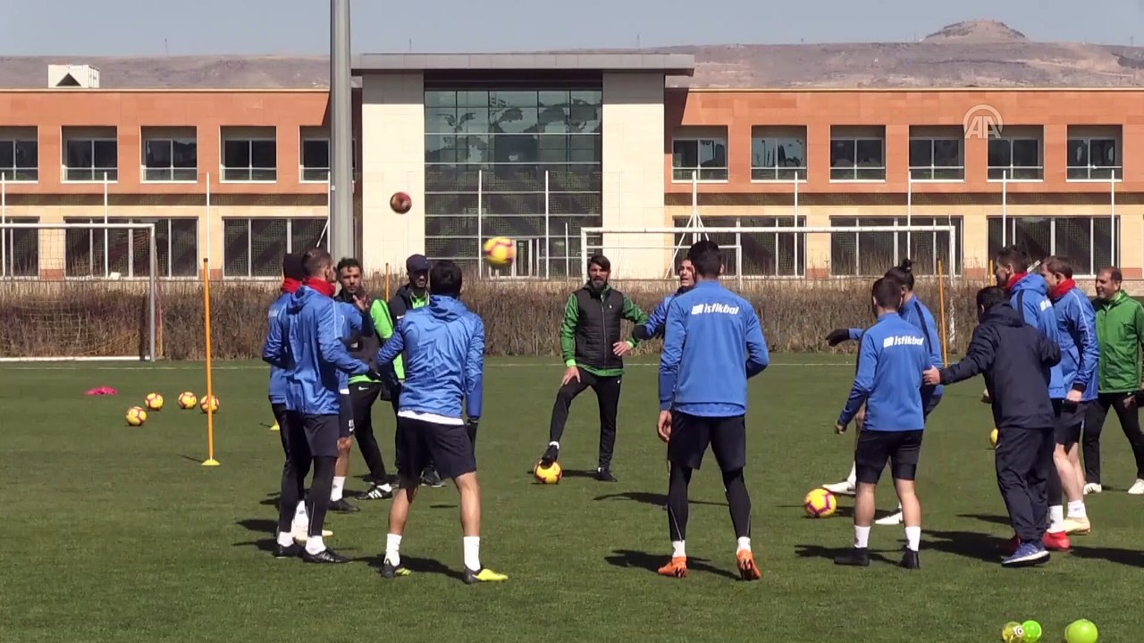 Hikmet Karaman: 'Milli takımımız tekrar Türkiye'ye milli ruh getirdi' - KAYSERİ