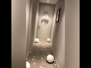 Tour por la habitación de la noche de bodas de Vicky Xipolitakis