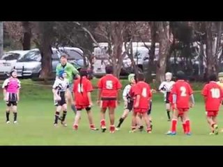 ¡Que alguien lo pare!: El mini Jonah Lomu no para de hacer estragos en Australia