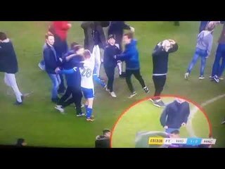 El "Kun" Agüero a las piñas con un hincha del Wigan