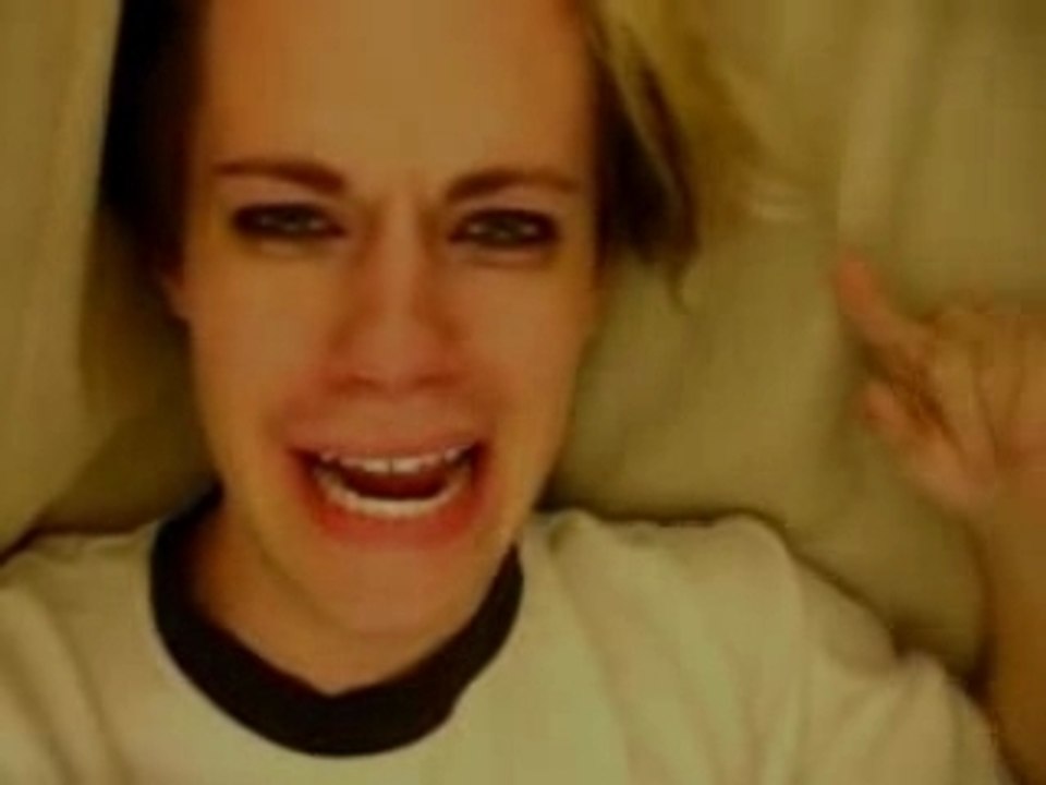 LEAVE BRITNEY ALONE!..Techno remix