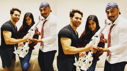 Katrina Kaif gets trophy by Varun Dhawan & Arjun Kapoor,Here's why | FilmiBeat