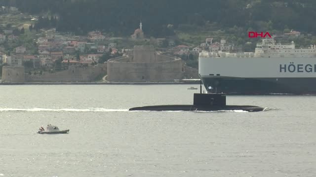 Çanakkale Rus Denizaltısı 'Veliky Novgorod' Çanakkale Boğazı'ndan Geçti