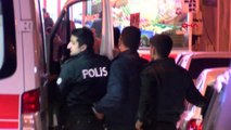 Taksim'de, Duvardan Düşerek Ağır Yaralandı