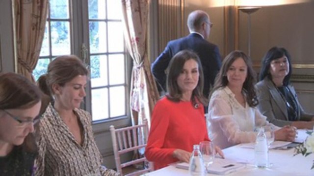 La reina Letizia se reúne con portavoces de afectados por enfermedades raras