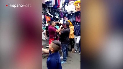 La pillaron robando y por ello sus víctimas casi el raparon la cabeza